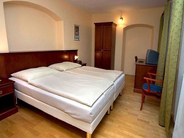 Hotel U Suteru Praha Bagian luar foto